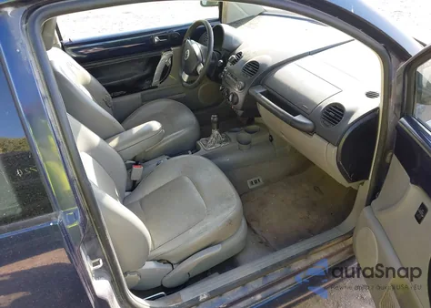 2000 Volkswagen New Beetle Gls from USA, damaged, VIN 3VWCC21C7YM481511